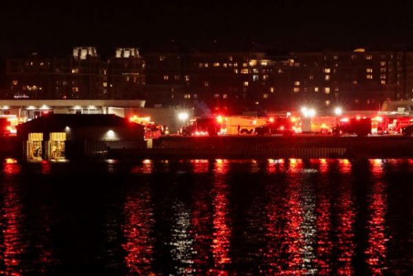 Ουάσιγκτον: Επιβατικό αεροσκάφος συγκρούστηκε στον αέρα με στρατιωτικό ελικόπτερο