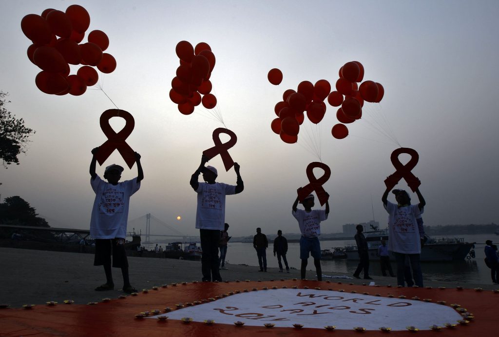 Νότια Αφρική – AIDS: 500.000 νεκροί επιπλέον στη δεκαετία εάν κοπούν τα αμερικανικά κονδύλια