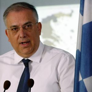 Θεοδωρικάκος: «Μειώστε τα κέρδη στα τρόφιμα» – Σύσταση σε βιομηχανία και λιανεμπόριο