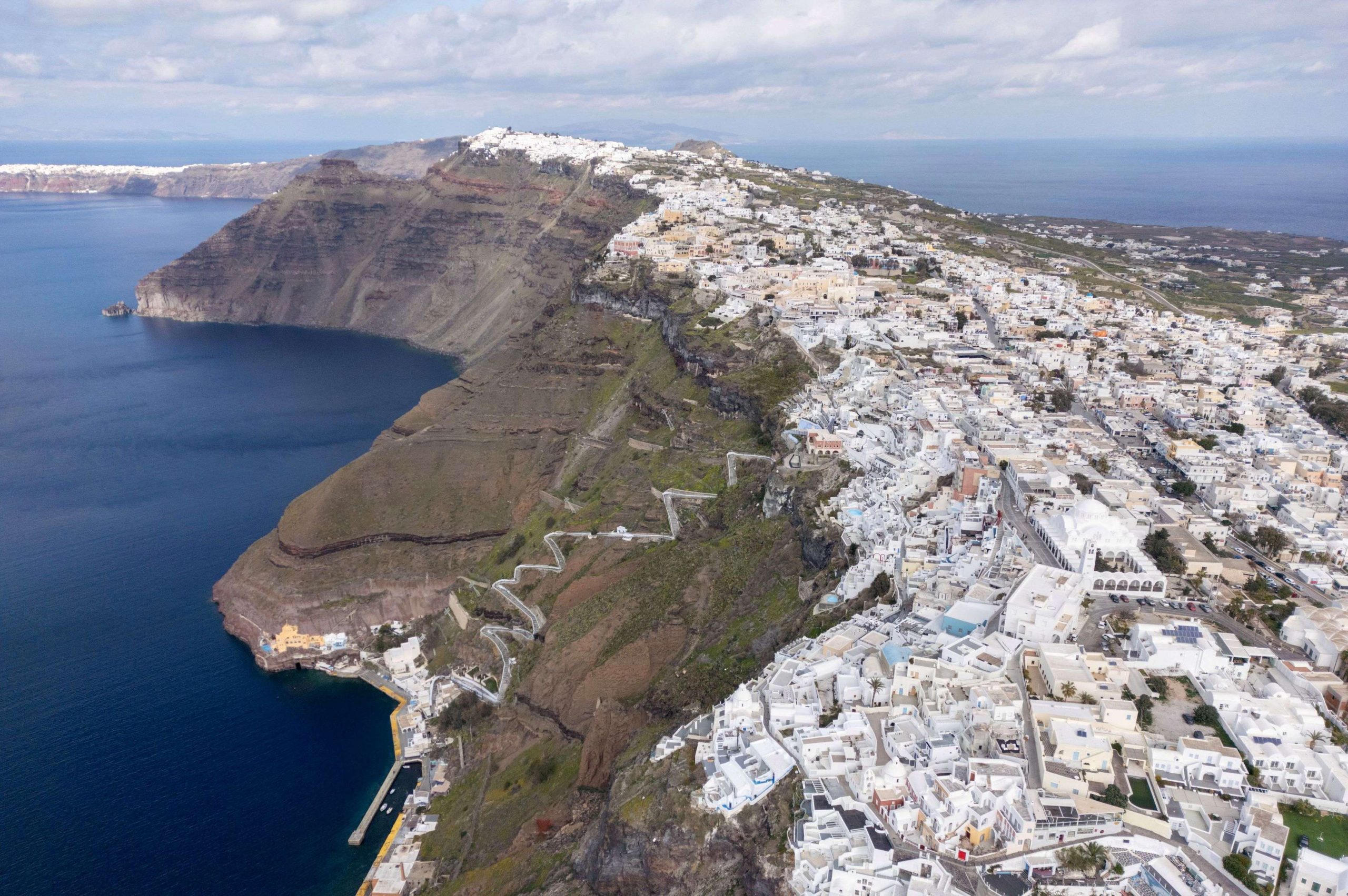 Scientific Mission Focuses on Santorini Landslide Risks