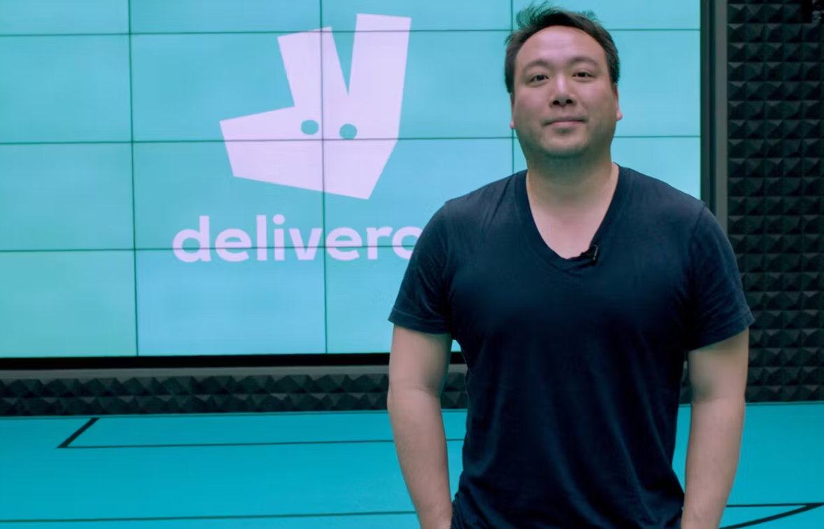 Deliveroo: Κατέγραψε ετήσιο κέρδος για πρώτη φορά- αλλά η τιμή της μετοχής της πέφτει