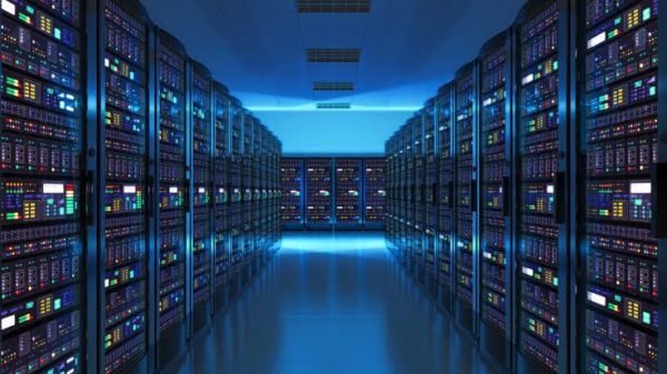 Τεχνητή νοημοσύνη: Πρόβλημα… χώρου στα data centers της Ευρώπης το 2025