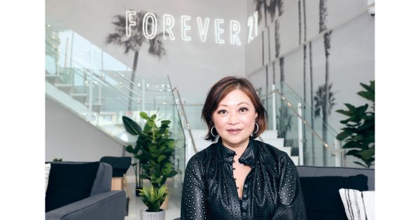 Forever 21: Καταθέτει αίτηση πτώχευσης για δεύτερη φορά μέσα σε έξι χρόνια στις ΗΠΑ