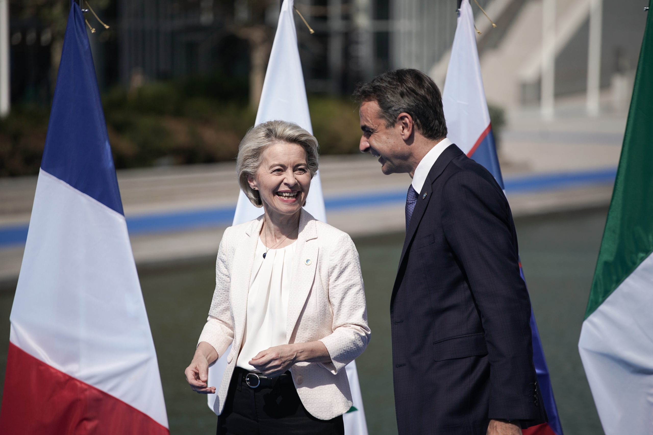 PM Mitsotakis Welcomes von der Leyen’s Defence Spending Proposals