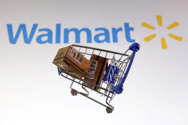 Walmart: Τα κέρδη ρεκόρ και οι φόβοι για στοχοποίηση από τους δασμούς Τραμπ