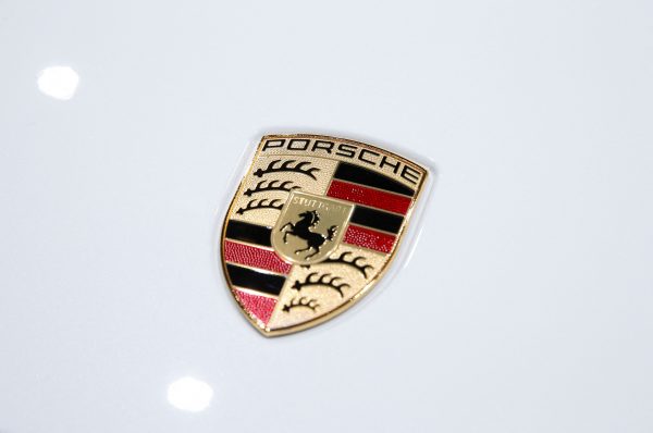 Porsche: Δεν εξετάζει το ενδεχόμενο πώλησης μετοχών της Volkswagen