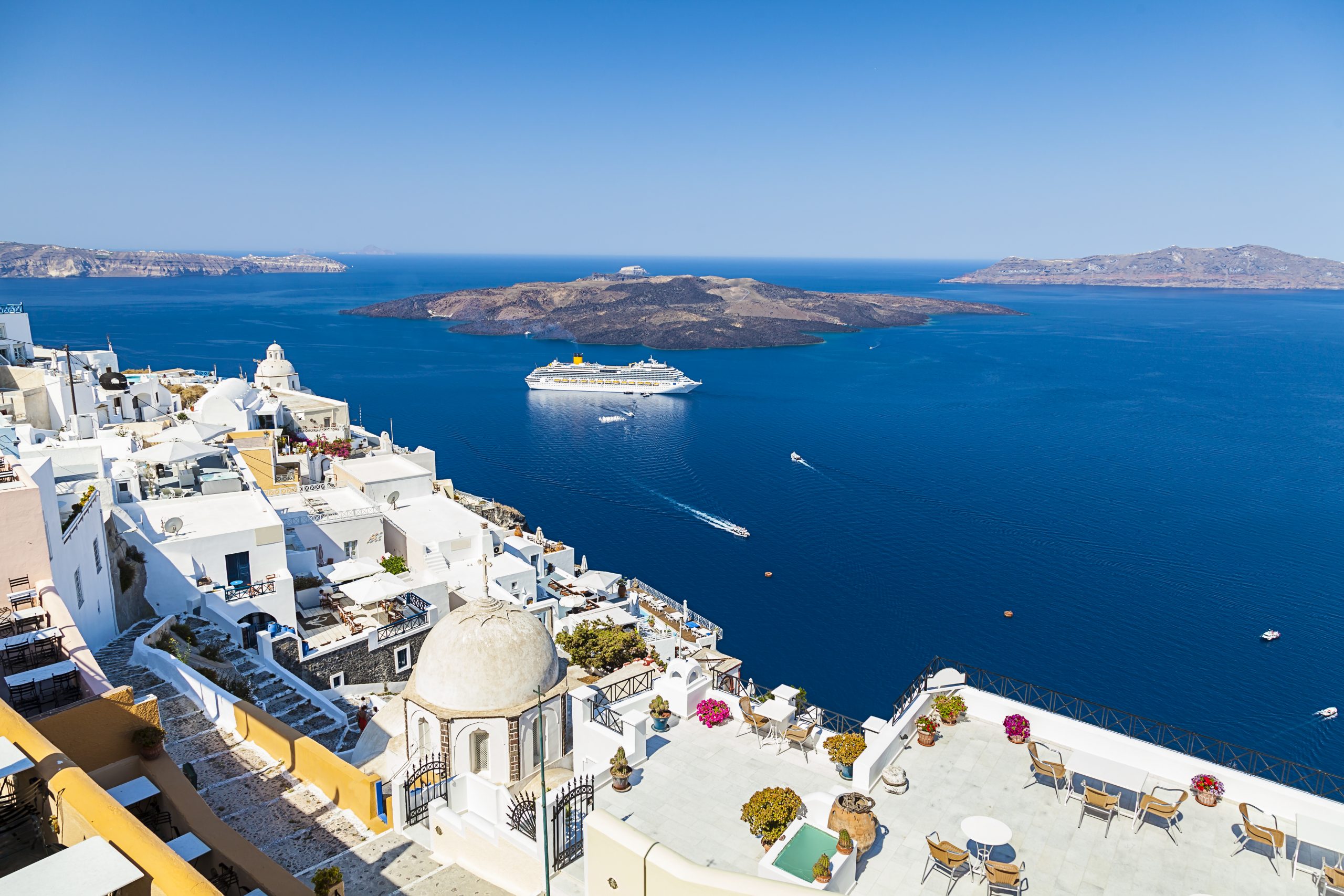 Santorini: Greece’s Bid to Save the 2025 Tourist Season